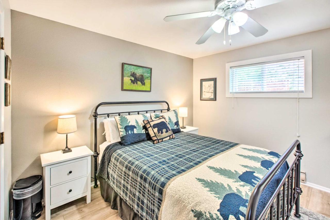 Main St Red River Ski Condo With Mountain View! Экстерьер фото