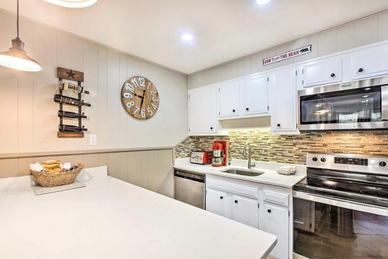 Main St Red River Ski Condo With Mountain View! Экстерьер фото