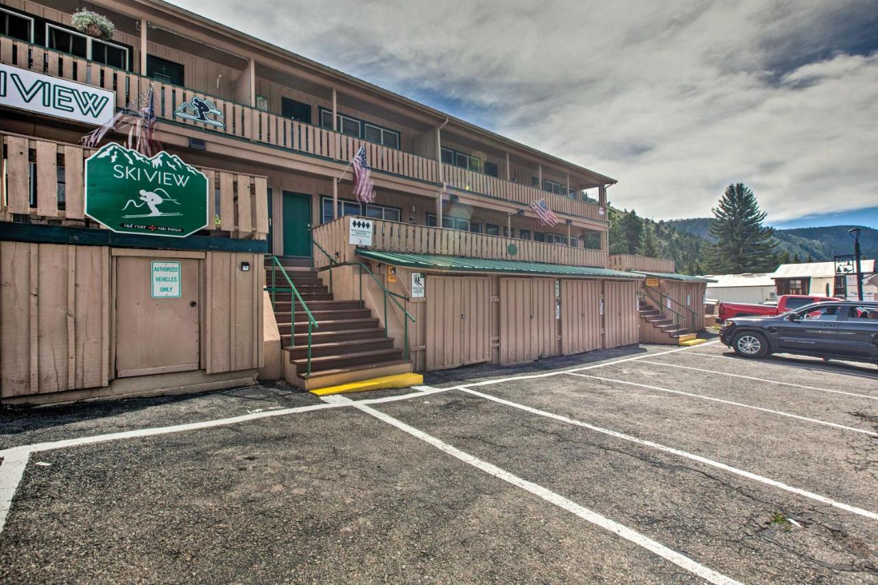 Main St Red River Ski Condo With Mountain View! Экстерьер фото
